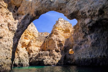Algarve, Portekiz kıyısında güzel kaya oluşumları