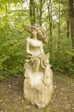 Kuks, Çek Cumhuriyeti - Eylül 21.2015:, Galeri modern heykel kırsal kesimde, Eylül 21.2015 Kuks, Çek Cumhuriyeti