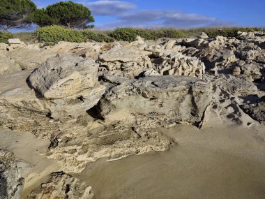 sert kayalık sahilleri, Sardunya, İtalya