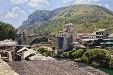   popüler Köprüsü yeniden. Mostar Bosna Hersek