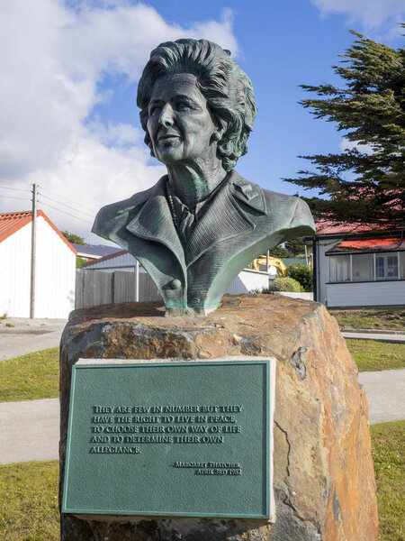 памятник павшим в Аргентинской Фолклендской войне, Фолклендские острова
, 