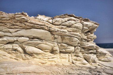 güzel beyaz kaya oluşumları Kıbrıs deniz kenarı