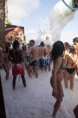  Plaj partisi, Agia Napa, Kıbrıs 