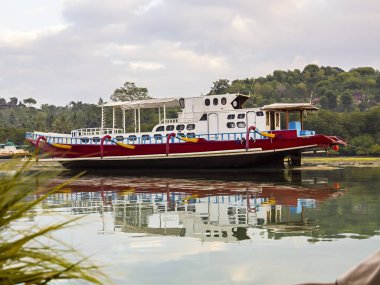 büyük Katamaran sığlık, Nusa Lembongan, Endonezya sıkışmış