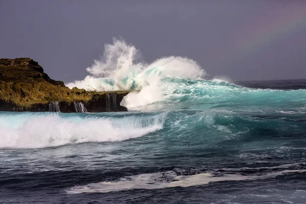 Ondas Mar Turbulento Perto Ilha Lembongan Indonésia — Fotografia de Stock