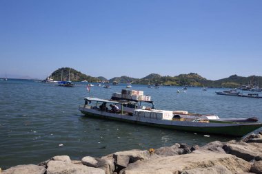 Gemi, Labuan Bayo, Endonezya ile güzel defne