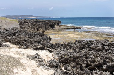 Amoronia turuncu erozyona uğramış kenarı, Madagaskar kuzeyinde