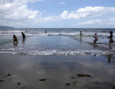  Hayat Nehri Deltası Antainambalana, Antsiranana, Madagaskar üzerinde
