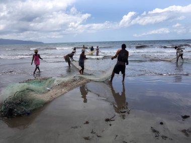  Hayat Nehri Deltası Antainambalana, Antsiranana, Madagaskar üzerinde
