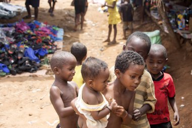 Antosohily Madagascr, Kasım 4.2016, Madagaskar çocuk piyasada, Antsohihy, Madagaskar 4th Kasım 2016