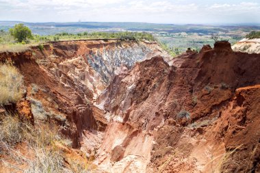 Kanyon erozyon gozlerime, rezerv Tsingy Ankarana, Madagaskar güzel görünümü