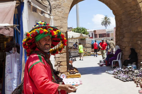 Essauria Fas geleneksel içinde 20.2012 su satıcılar, 20 Mayıs giyinebilir. 2012 Essauria, Fas                              