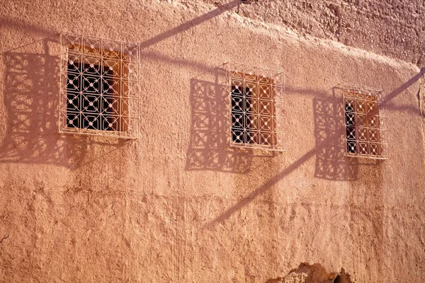 非常に人気のある映画のカスバ Ait ハドゥ モロッコの再構築 — ストック写真