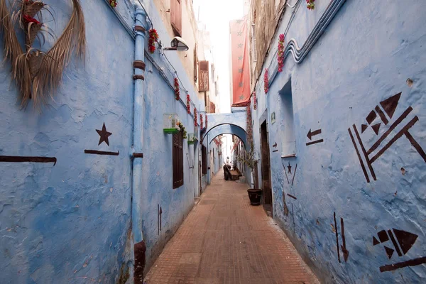 stock image Blue narrow streets of the medina of Asilah in northern Morocco