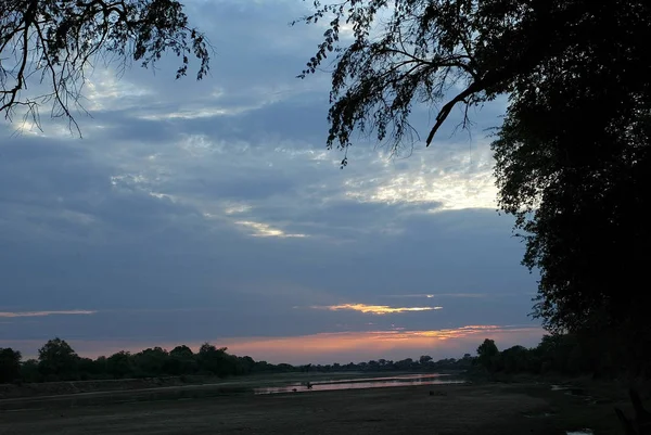 Puesta Sol Sobre Río Luangwa Del Sur Zambia — Foto de Stock