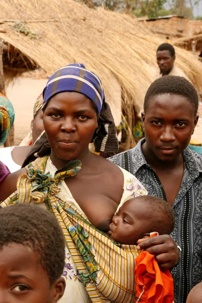 Madre Con Bebé Mozambique — Foto de Stock