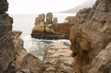 Erozyon Punakaiki, Yeni Zelanda Güney Adası tarafından kurulan tuhaf kaya