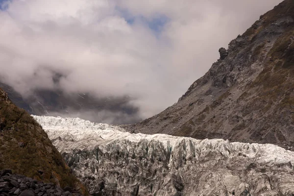 Nubes Ruedan Sobre Glaciar Fox Nueva Zelanda Isla Sur —  Fotos de Stock