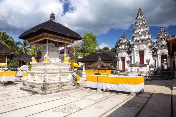 Nusa Penida Bali Indonesië 2016 Juni Feestelijk Versierde Hindoe Tempel — Stockfoto