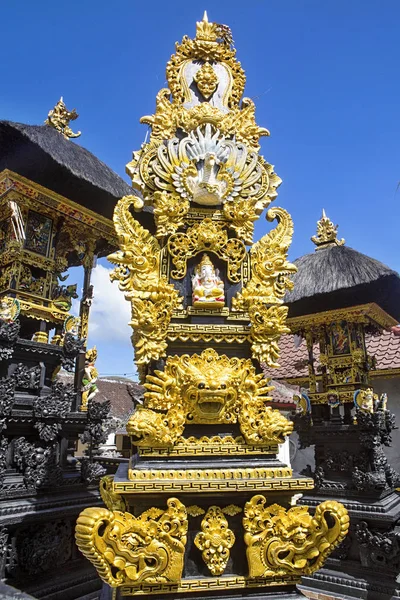 Krásné Pozlacené Kaple Sochou Hindském Domě Nusa Penida Bali Indonésie — Stock fotografie