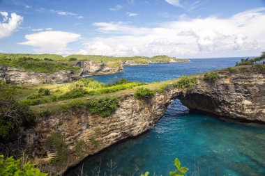kayalık sahil, Nusa Penida, Endonezya