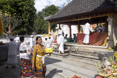  Hindu törenle, - Nusa Penida, Endonezya