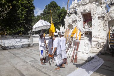  Hindu törenle, - Nusa Penida, Endonezya