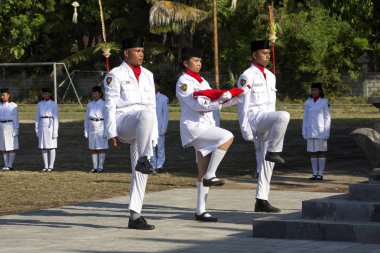  festival geçit içinde - Sampalan, Nusa Penida, Endonezya bağımsızlık günü
