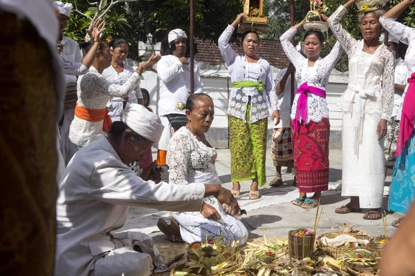 Cérémonie Hindoue Nusa Penida Indonésie — Photo