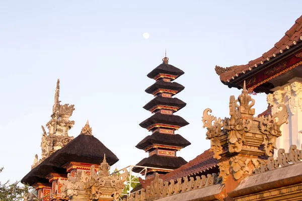Pagoder Templet Hinduiska Wit Ful Mon Nusa Penida Indonesien — Stockfoto