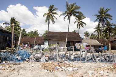 Nusa Penida Batı Sahili, Endonezya kirli