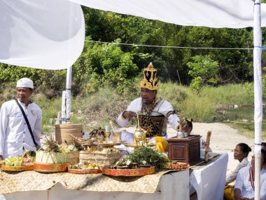 Nusa Penida, Endonezya Bali Hindu törenleri tam kutluyor moon 