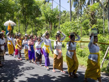 Nusa Penida, Endonezya Bali Hindu törenleri tam kutluyor moon 
