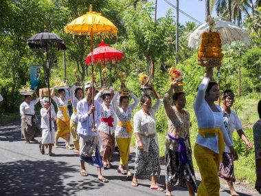 Nusa Penida, Endonezya Bali Hindu törenleri tam kutluyor moon 