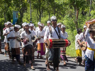 Nusa Penida, Endonezya Bali Hindu törenleri tam kutluyor moon 