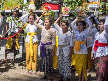 Nusa Penida, Endonezya Bali Hindu törenleri tam kutluyor moon 