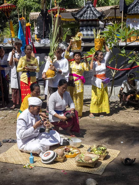 Cérémonies Hindoues Bali Célébrant Pleine Lune Nusa Penida Indonésie — Photo