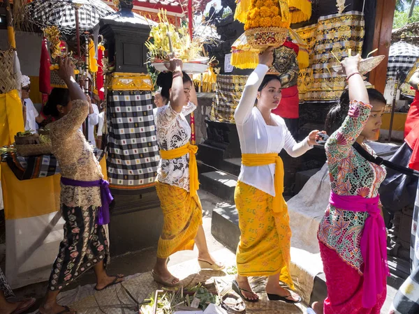 Ceremonias Hindúes Bali Celebrando Luna Llena Nusa Penida Indonesia — Foto de Stock