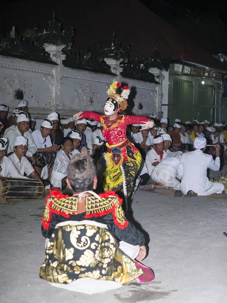 ヒンドゥー教の儀式 Toyopakeh ペニダ島 インドネシアのお祝い服 — ストック写真