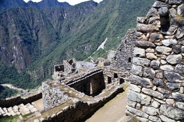 Görünümü, antik Inca şehir, Machu Picchu. 15-yy Inca sitesi. 'kayıp şehir İnka'. Machu Picchu tapınak kalıntıları. UNESCO Dünya Mirası Sit alanı. Peru
