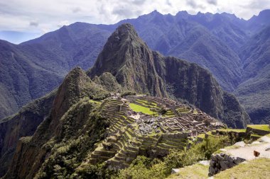 Görünümü, antik Inca şehir, Machu Picchu. 15-yy Inca sitesi. 'kayıp şehir İnka'. Machu Picchu tapınak kalıntıları. UNESCO Dünya Mirası Sit alanı. Peru