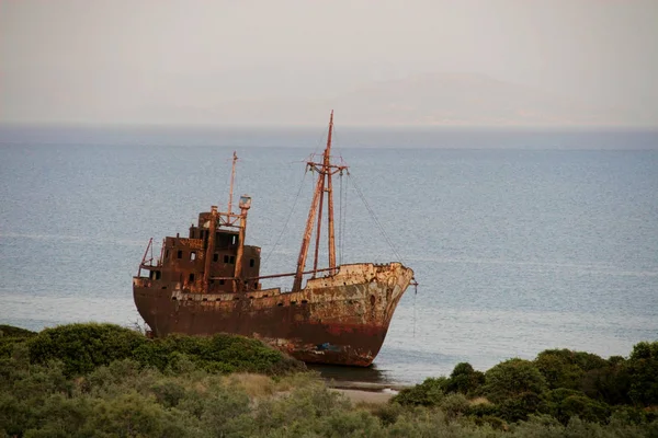 Разрушение Грузового Корабля Побережье Греция — стоковое фото