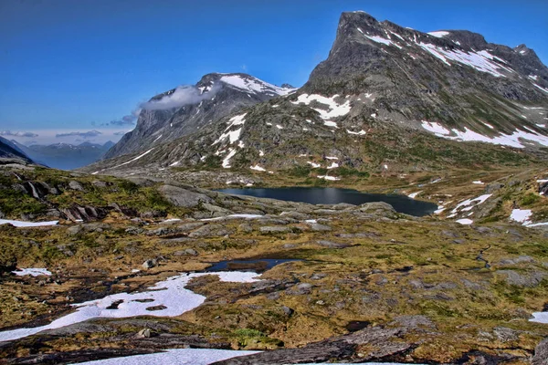 Derretimiento Nieve Las Montañas Noruegas — Foto de Stock
