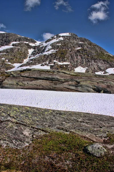 Derretimiento Nieve Las Montañas Noruegas —  Fotos de Stock