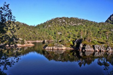 Sakin Norveççe Bay, Norveç'in şaşırtıcı doğa