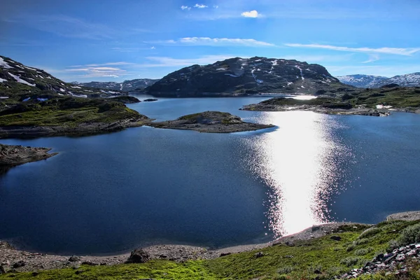 Agua Cristalina Las Montañas Los Lagos Noruegos Noruega Escandinavia —  Fotos de Stock