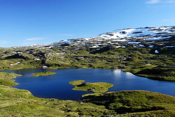 Agua Cristalina Las Montañas Los Lagos Noruegos Noruega Escandinavia — Foto de Stock