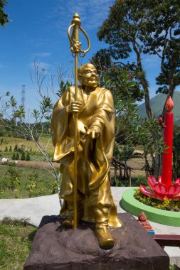 yaldızlı heykel, karmaşık Ban Hin Kiong Tapınak, Kuzey Sulawesi, Endonezya 