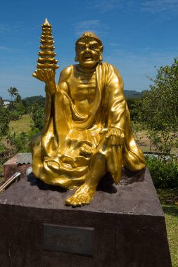 yaldızlı heykel, karmaşık Ban Hin Kiong Tapınak, Kuzey Sulawesi, Endonezya 