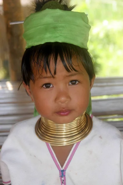 Niña Tribu Karen Cuello Largo Del Norte Tailandia — Foto de Stock